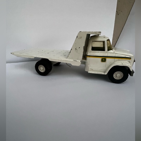 Vintage John Deere White Metal Dump Truck Toy Vehicle Farm Tractor - Picture 3 of 16